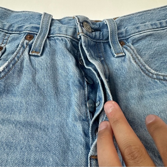 Levi’s 501 Button Fly Shorts - Picture 3 of 4